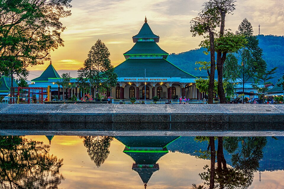 Masjid Agung Sumedang, Regol Wetan, Jawa Barat, Indonesia.