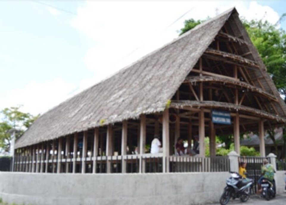 Baileo, Tradisi arsitektur Indonesia.
