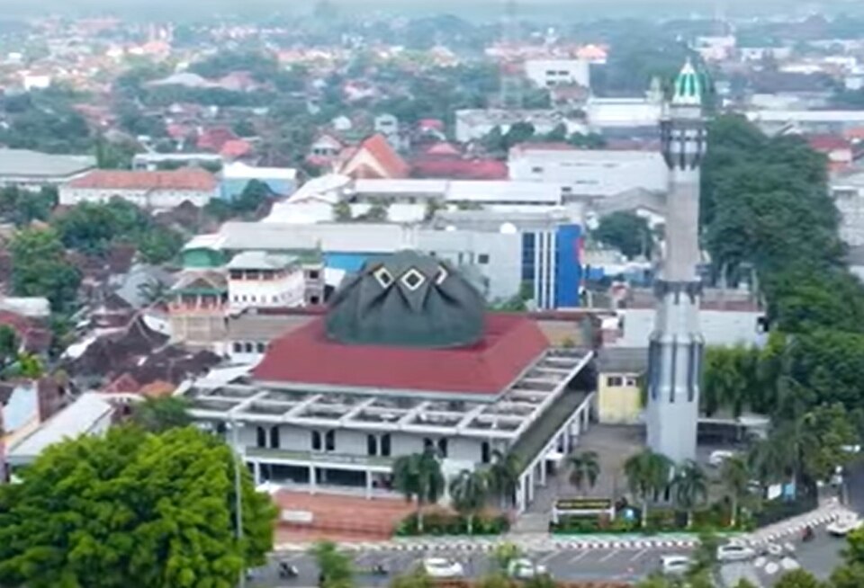Masjid Agung Baitunnur Pati, Pati, Jawa Tengah, Indonesia.