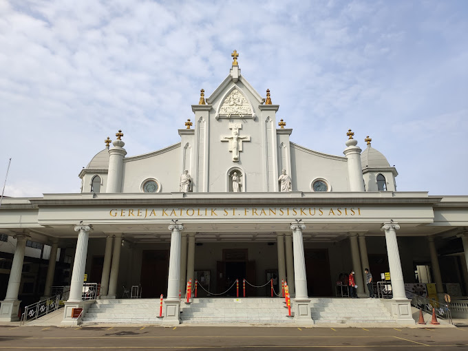 Gereja Santo Fransiskus Asisi, Sukasari, Jawa Barat, Indonesia.