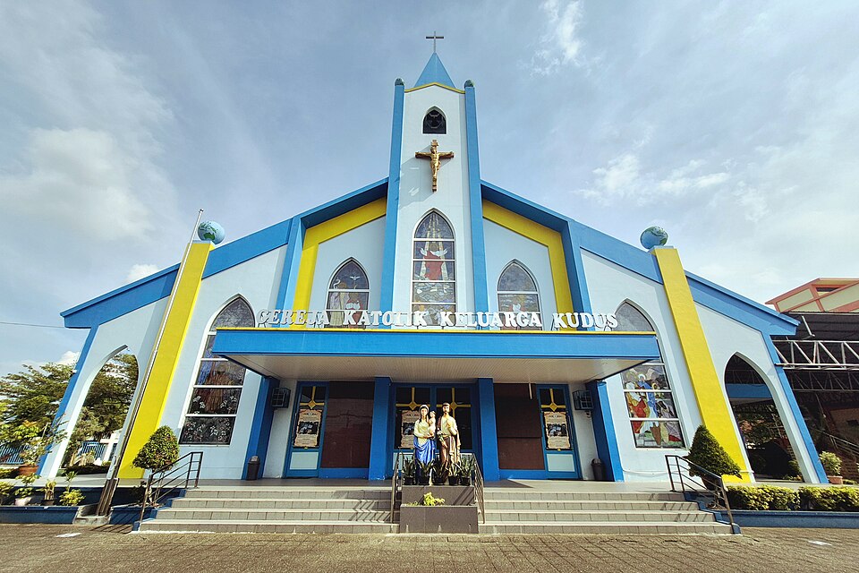 Gereja Keluarga Kudus, Kota Baru, Akcaya, Kalimantan Barat, Indonesia.
