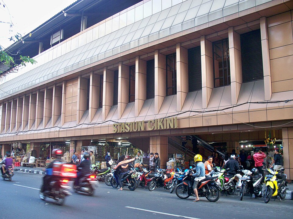 Stasiun Cikini, Jakarta Pusat, DKI Jakarta, Indonesia.