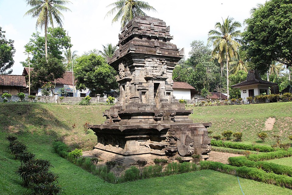 Candi Sawentar, Jawa Timur, Indonesia.