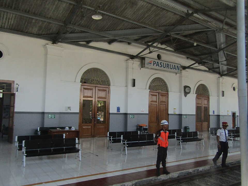 Stasiun Pasuruan, Pasuruan, Jawa Timur, Indonesia.