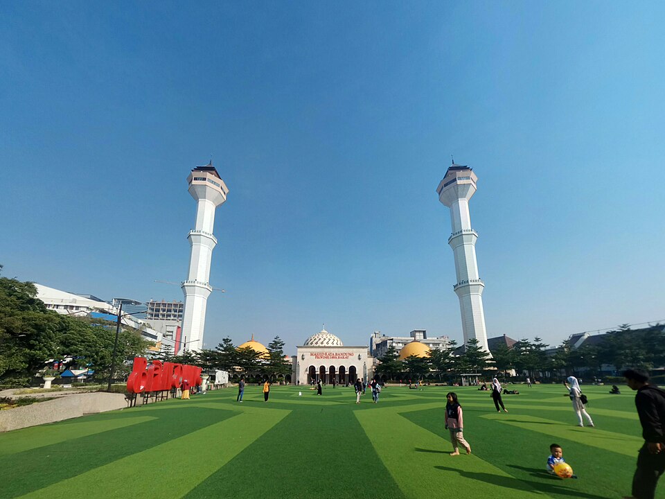 Masjid Raya Bandung, Bandung, Jawa Barat, Indonesia.