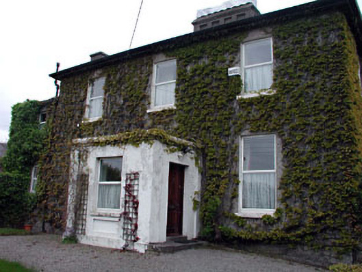 Foto perwakilan Saint Mary's Catholic Church, Maynooth, pada rekaman NIAH 11803108.
