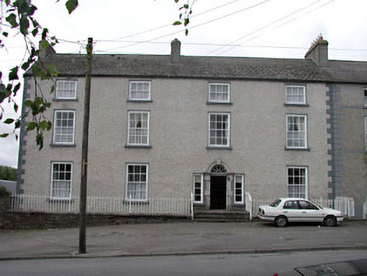 Foto perwakilan house, Main Street · NIAH 11810007, Rathangan, pada rekaman NIAH 11810007.