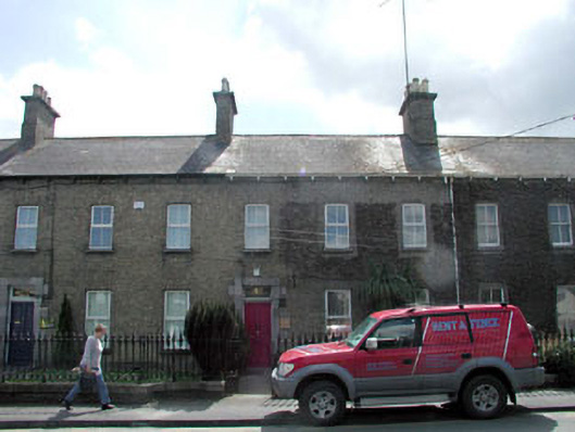 Foto perwakilan house, 3, McElwain Terrace, Charlotte Street · NIAH 11818023, Newbridge, pada rekaman NIAH 11818023.