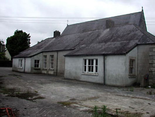 Foto perwakilan Catholic Church of the Sacred Heart and Saint Brigid, Kilcullen, pada rekaman NIAH 11819032.