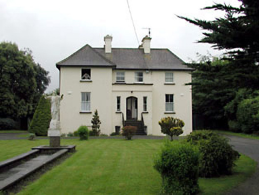 Foto perwakilan Catholic Church of the Sacred Heart and Saint Brigid, Kilcullen, pada rekaman NIAH 11819033.