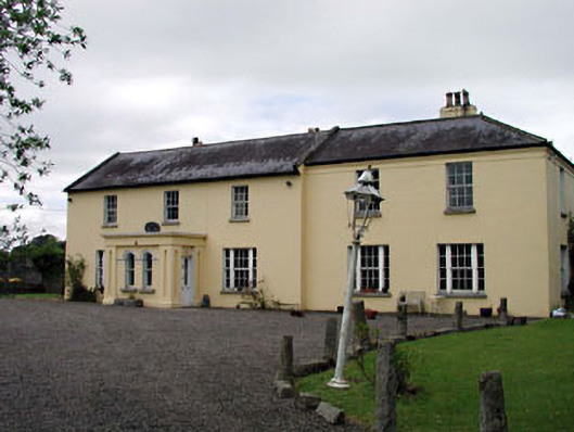 Foto perwakilan Bishopland, Ballymore Eustace, pada rekaman NIAH 11902901.
