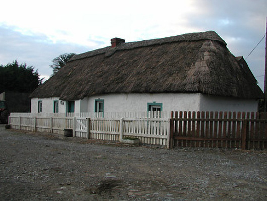 Foto perwakilan farm house, BROADMORE · NIAH 12402603, BROADMORE, pada rekaman NIAH 12402603.