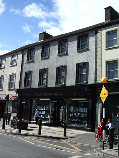 Foto perwakilan MacGuinness, Longford, pada rekaman NIAH 13002225.
