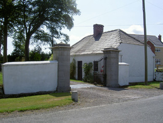 Foto perwakilan gate lodge, CLONMORE · NIAH 13901821, CLONMORE, pada rekaman NIAH 13901821.