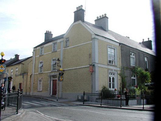Foto perwakilan house, Emmet Square, Emmet Street · NIAH 14819013, Birr, pada rekaman NIAH 14819013.