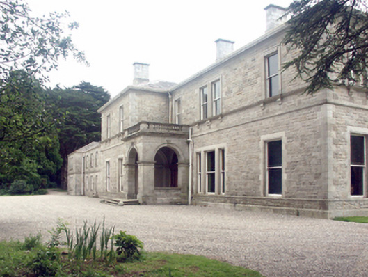 Foto perwakilan Newtownbarry House, Bunclody, pada rekaman NIAH 15602001.