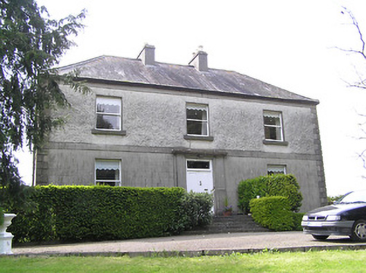 Foto perwakilan Oakfield House, Mullinahone, pada rekaman NIAH 22106008.