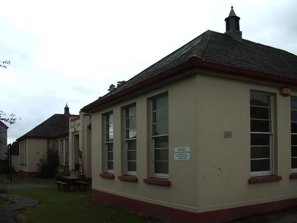 Foto perwakilan Ceárd Scoil An Chaithair, Cahir, pada rekaman NIAH 22111021.