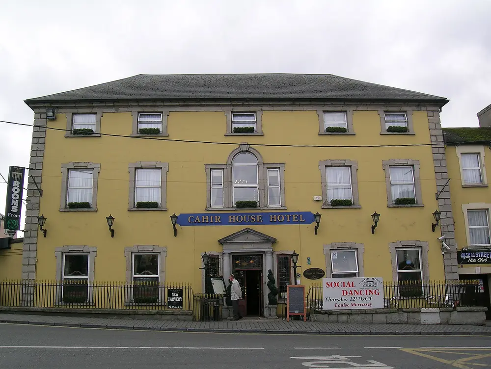 Foto perwakilan Cahir House, Cahir, pada rekaman NIAH 22111058.