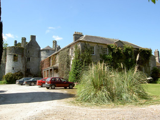 Foto perwakilan Killenure Castle, Knockavilla, pada rekaman NIAH 22205222.