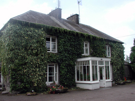 Foto perwakilan Knocknacreha House, Rathgormuck, pada rekaman NIAH 22900303.