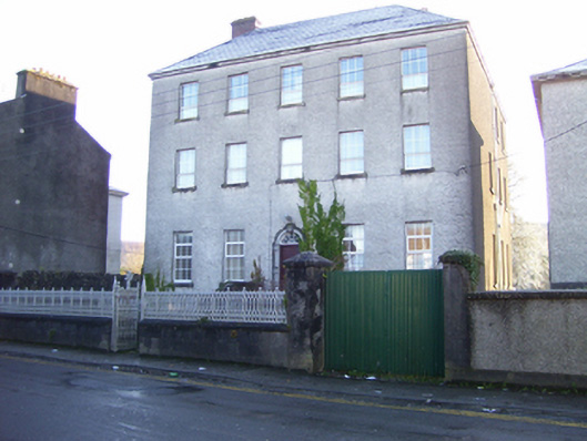 Foto perwakilan Old College, Tuam, pada rekaman NIAH 30331022.