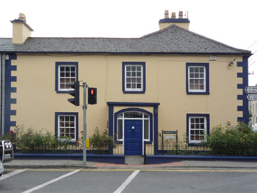 Foto perwakilan Mount Browne House, Westport, pada rekaman NIAH 31212045.