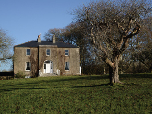 Foto perwakilan Loughmask House, KNOCKNAMUCKLAGH, pada rekaman NIAH 31311707.