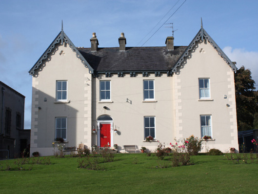 Foto perwakilan Moville Parochial House, Moville, pada rekaman NIAH 40809041.