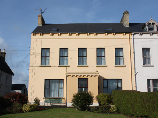 Foto perwakilan house, St. Columb’s Terrace, Bath Terrace · NIAH 40809042, Moville, pada rekaman NIAH 40809042.
