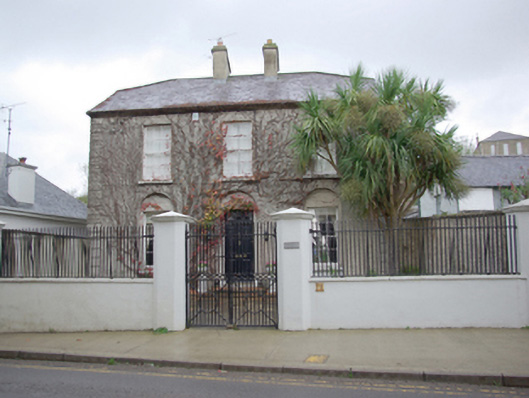 Foto perwakilan Lia-Fáil, Ballyshannon, pada rekaman NIAH 40852036.