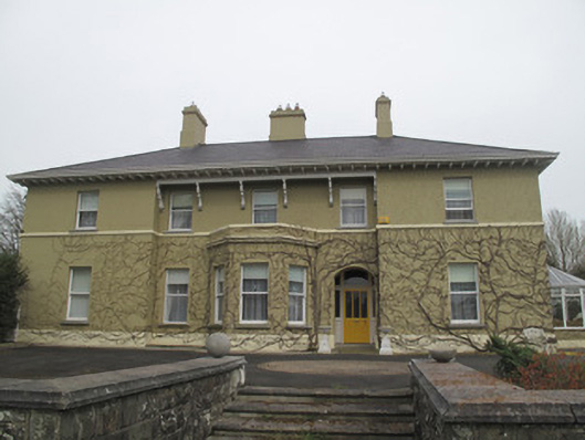 Foto perwakilan Moyles House, Inishkeen, pada rekaman NIAH 41309001.