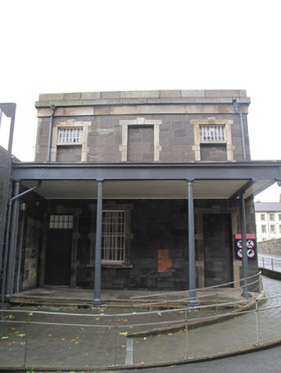 Foto perwakilan National Museum of Ireland Collins Barracks, Dublin 7, pada rekaman NIAH 50070154.