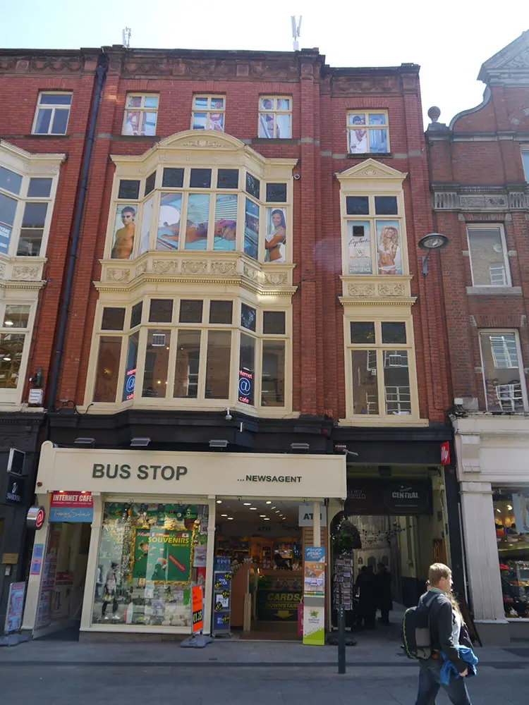 Foto perwakilan shop/retail outlet, 6, Grafton Street · NIAH 50100006, Dublin 2, pada rekaman NIAH 50100006.