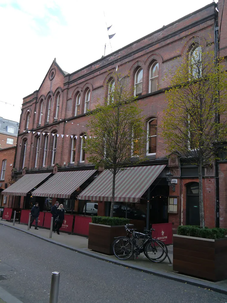 Foto perwakilan shop/retail outlet, 01-Feb, Fade Street · NIAH 50910051, Dublin 2, pada rekaman NIAH 50910051.