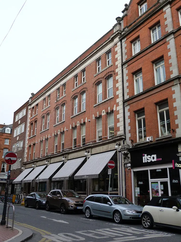 Foto perwakilan shop/retail outlet, Nov-17, Exchequer Street · NIAH 50910215, Dublin 2, pada rekaman NIAH 50910215.