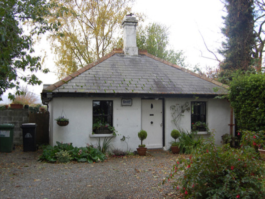 Foto perwakilan Ballyman House, Old Connaught, pada rekaman NIAH 60260087.